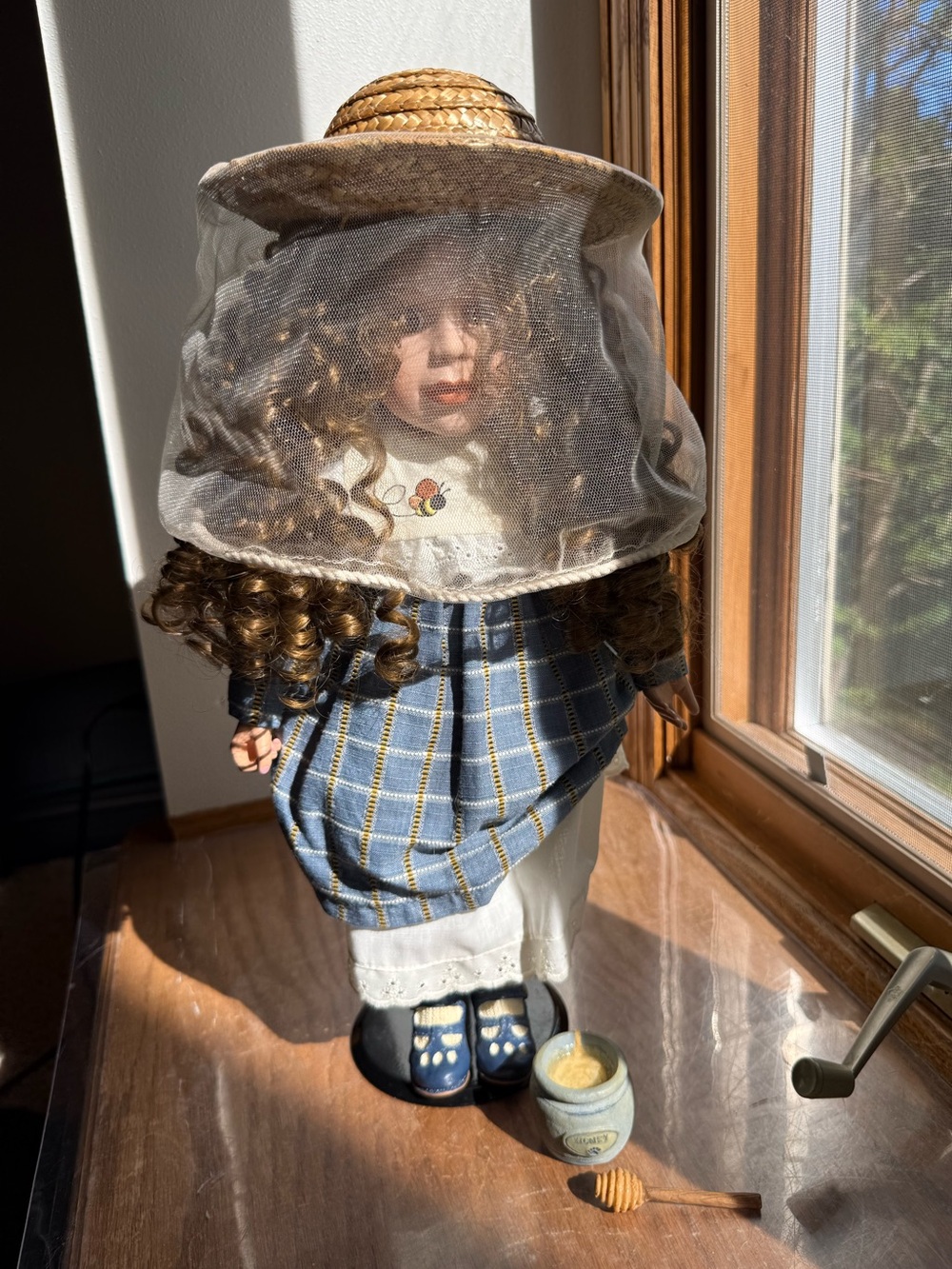 The Boyds Collection Nicole Beekeeper Porcelain Doll 2000 Limited 6007/12000